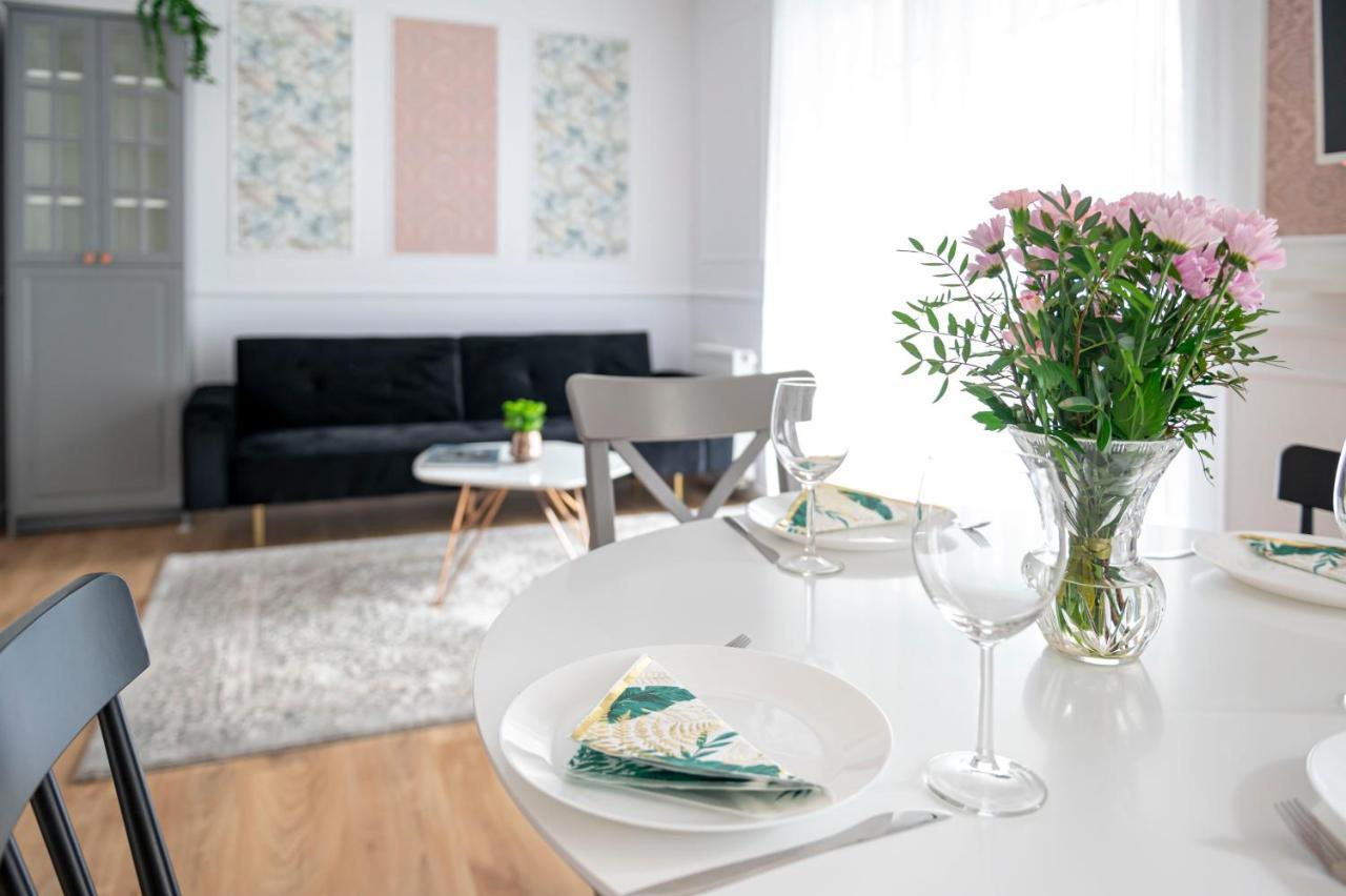 Heaven Apartment In The Old Town With Private Parking Гданск Екстериор снимка